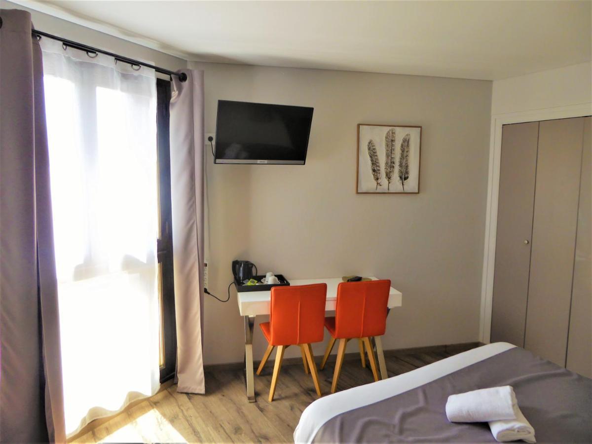 Auberge De La Paillere Lavours Zewnętrze zdjęcie