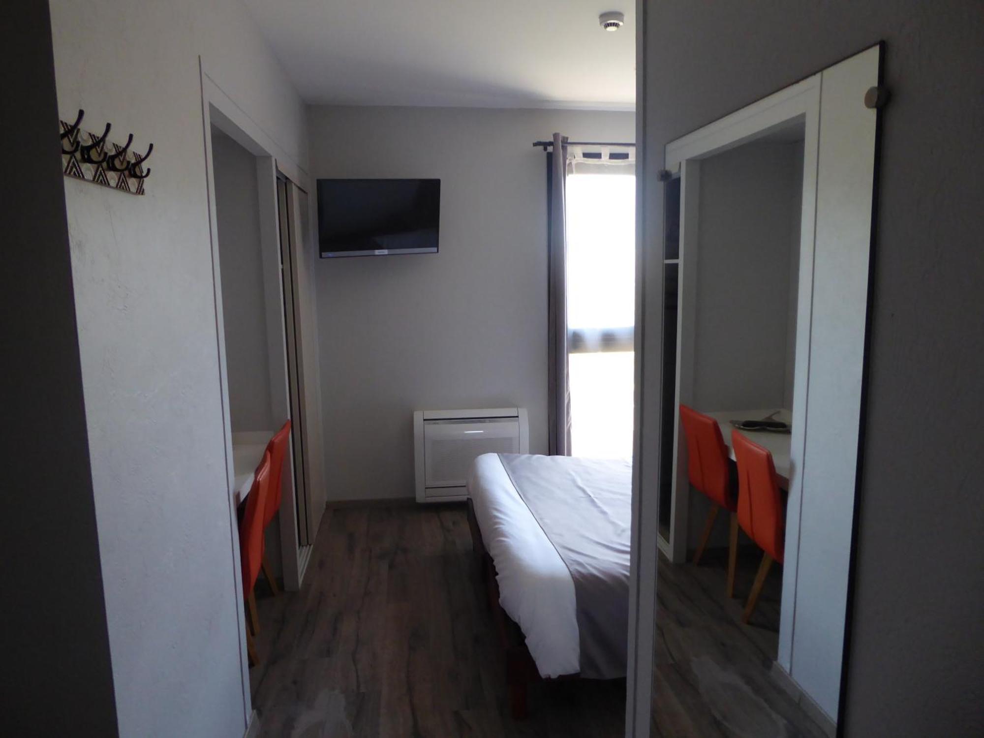 Auberge De La Paillere Lavours Zewnętrze zdjęcie